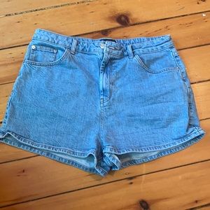 Light wash high waisted mom shorts